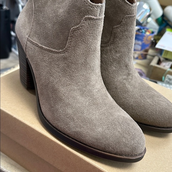 Lucky Brand LK-Eller Suede Ankle Booties – Size 8.5M (38.5 EU) - Picture 5 of 9